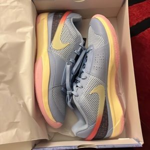 Ja Morants. The original Ja 1’s. Super fresh. Box is mint.   Shoes mint.